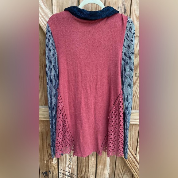 Women’s size xl sweater - 
gimmicks by bke brand - Picture 2 of 3